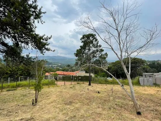Atibaia, Bairro de Chácaras, 601m2, 200mil.