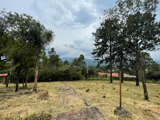 Atibaia, Bairro de Chácaras, 601m2, 200mil.