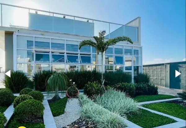 Lindo lote de 300 m2 em Condomínio Fechado Flora Rica I