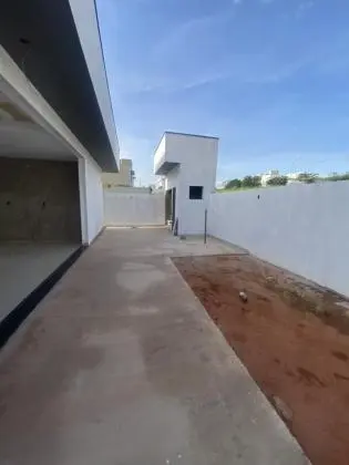 CASA A VENDA NO CONDOMÍNIO SAMANTHA III