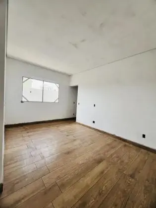 CASA A VENDA NO CONDOMÍNIO SAMANTHA III