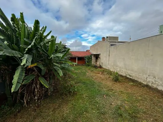 Casa Jd Vista Alegre 60m2, terreno 250m2, 2 quartos, 2 banh, varanda, linda vista!