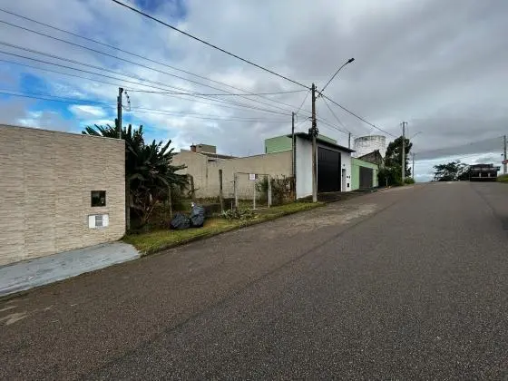 Casa Jd Vista Alegre 60m2, terreno 250m2, 2 quartos, 2 banh, varanda, linda vista!