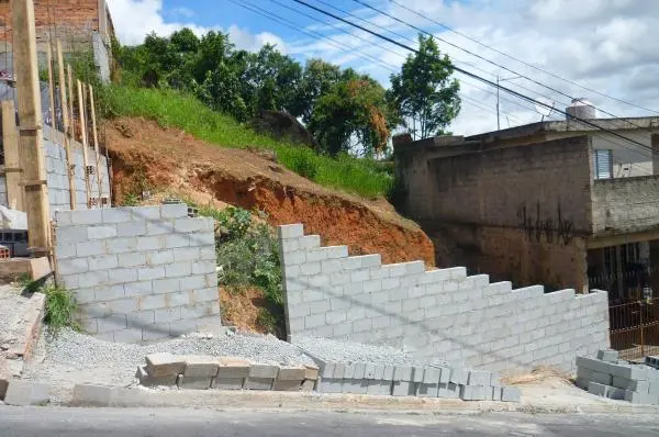 Terreno no Centro de Itapevi - Lote Inteiro (11x36)
