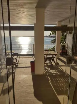 Amplo Apartamento frente para o mar e vista da restinga da marambaia. Barra de Guaratiba, RJ