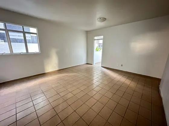 vendo apto amplo em Ponta Verde 3 quartos suite 01 vg