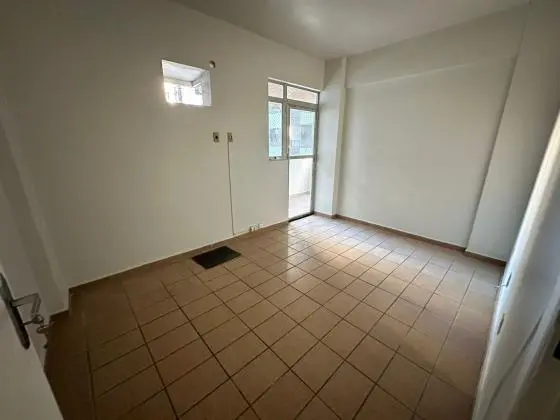 vendo apto amplo em Ponta Verde 3 quartos suite 01 vg