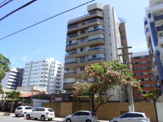 amplo apto em Ponta verde 4 quartos 3 suites 2 vgs  meia quadra da praia