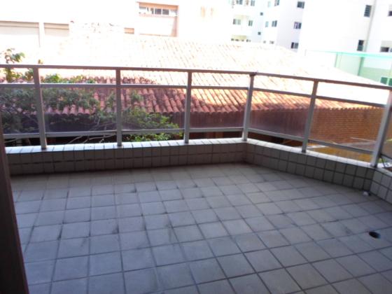 amplo apto em Ponta verde 4 quartos 3 suites 2 vgs  meia quadra da praia
