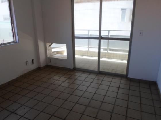 amplo apto em Ponta verde 4 quartos 3 suites 2 vgs  meia quadra da praia