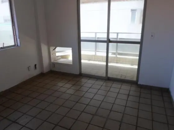 amplo apto em Ponta verde 4 quartos 3 suites 2 vgs  meia quadra da praia