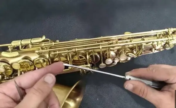 Manutenção de instrumentos musicais
