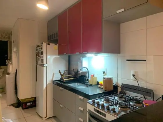 vendo apto pé na areia  andar alto mobiliado com  2 qtos suite 01 vg