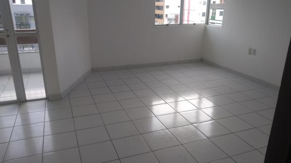 vendo otimo apto em Jatiuca 3 quartos suite 01 vg 2 quadras da praia