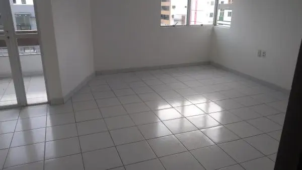 vendo otimo apto em Jatiuca 3 quartos suite 01 vg 2 quadras da praia