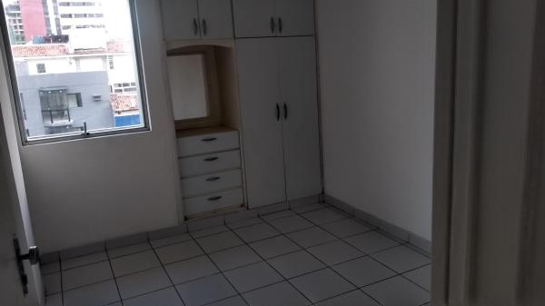 vendo otimo apto em Jatiuca 3 quartos suite 01 vg 2 quadras da praia