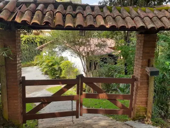 Casa no Condomínio Retiro do Chalé - 03 quartos, 02 suítes