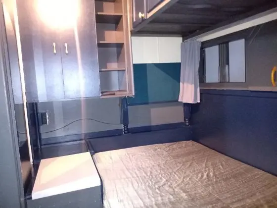 Aluga-se kitinete mobiliada para homens no bairro alto boqueirão em Curitiba.