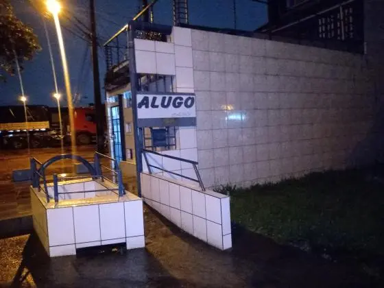 Aluga-se kitinete mobiliada para homens no bairro alto boqueirão em Curitiba.