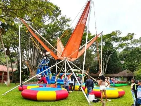 Aluguel Locação Vendas Brinquedos Radicais Infláveis Eletrônicos Butantã