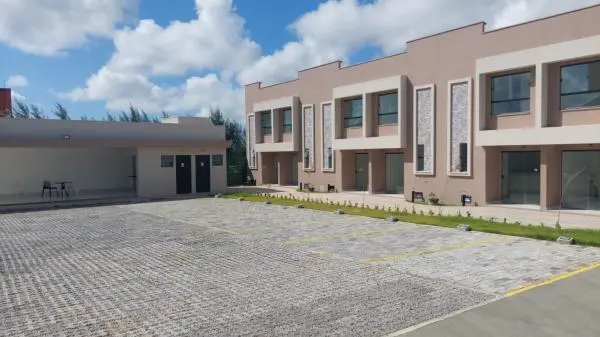 Casas Duplex Prontas em Condomínio Fechado - 2 e 3/4 - Parnamirim - Duas Suítes -72m2
