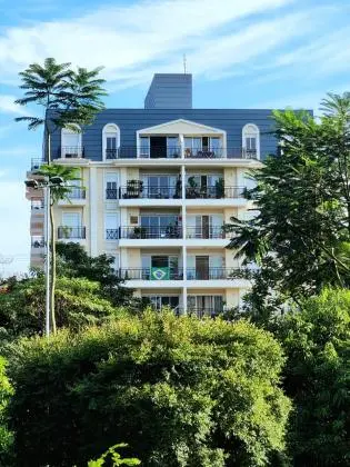 VENDE-SE ACONCHEGANTE APARTAMENTO ESTILO FRANÇÊS COM 3 QTS, 1 SUÍTE, VARANDA, SACADAS E 1 VAGA NA VILA HOMERO - INDAIATUBA - SP!