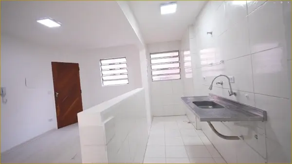 Apartamento Amplo com um dormitório, com  elevador, sem garagem, na Rua Frei Caneca na Consolação.