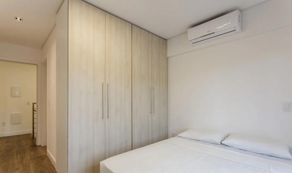 Apartamento à venda em Jurerê, novo, 3 suítes, 3 vagas, sol da manhã!