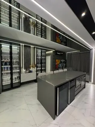 Apartamento novo à venda em Jurerê Internacional, alto padrão!