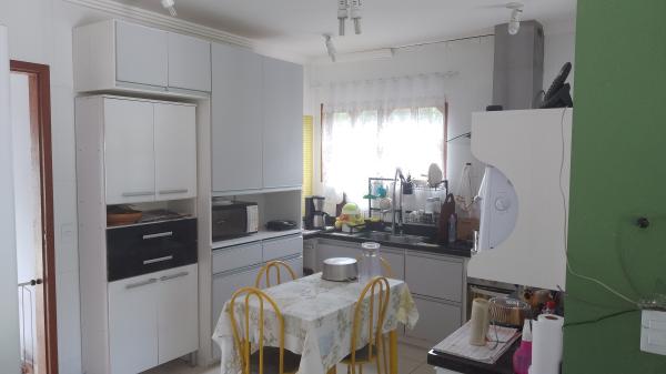 Belíssima Casa no Interior em um Condomínio completo