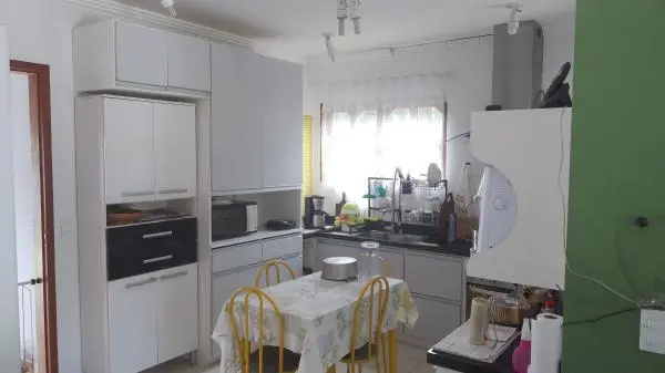 Belíssima Casa no Interior em um Condomínio completo