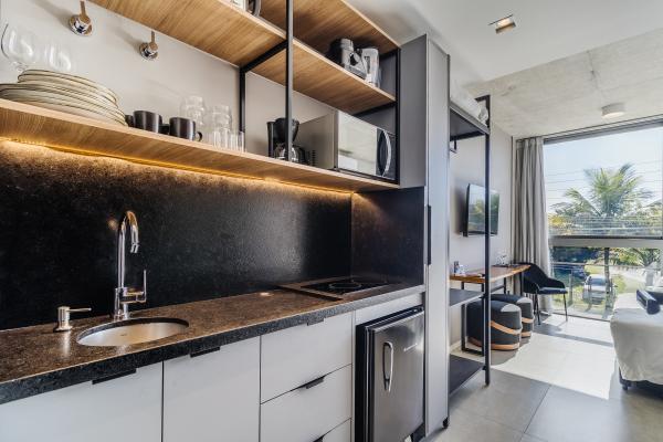 Duas lojas mais dois apartamentos à venda em Jurerê! R$ 2.500.000