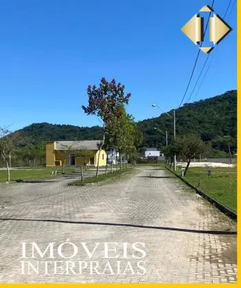 Terreno à venda em Condomínio Fechado na divisa de Jurerê!