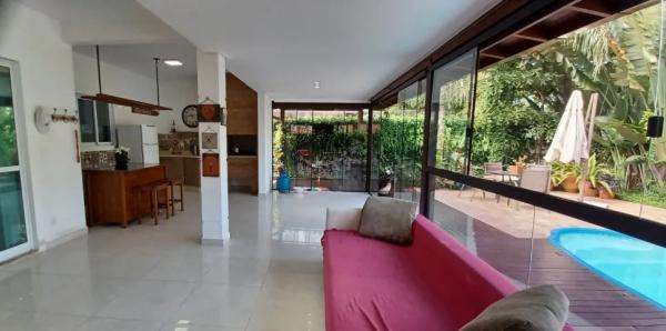 Casa à venda em Jurerê Internacional, ótima localização, oportunidade!