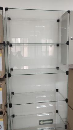 Estante de vidro