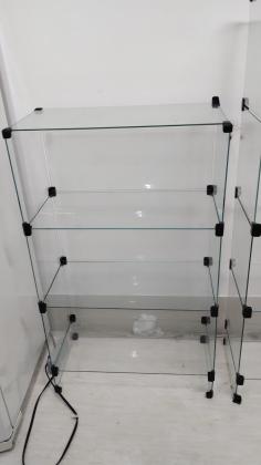Estante de vidro