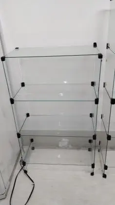 Estante de vidro