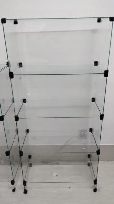Estante de vidro