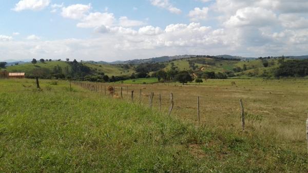 Lote 1.700m² em Crucilândia/Bonfim MG- Financia