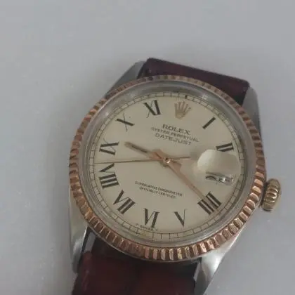 Relógio marca Rolex automático caixa em aço e aro de ouro