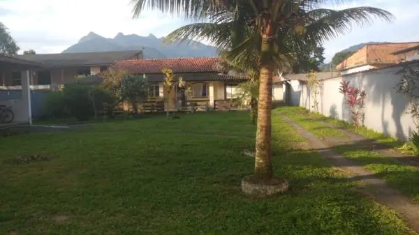 Terreno com 02 casas, 01 kitnet e loja, em Angra dos Reis, localização privilegiada