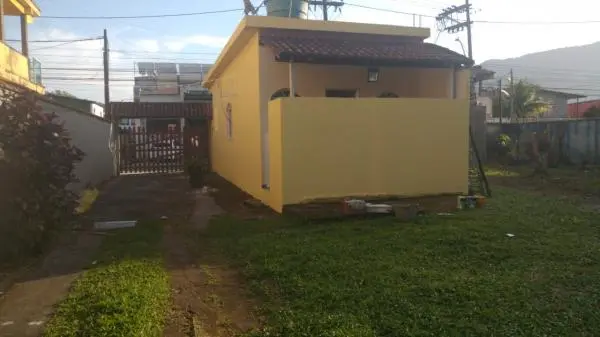 Terreno com 02 casas, 01 kitnet e loja, em Angra dos Reis, localização privilegiada