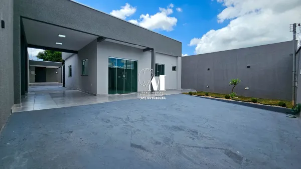 Casa Térrea Moderna no Alto Camping Club com Piscina Privativa e Espaço Gourmet