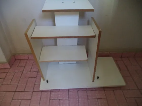 VENDE-SE 01 RACK SEMINOVO- R$ 70,00