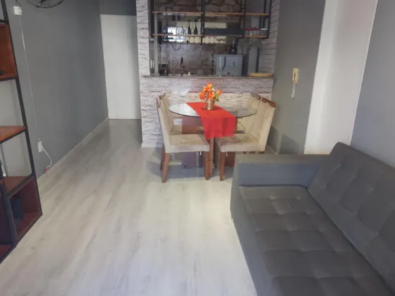 vendo Apartamento amplo quarto e sala mobiliado 2 quadras praia de ponta verde