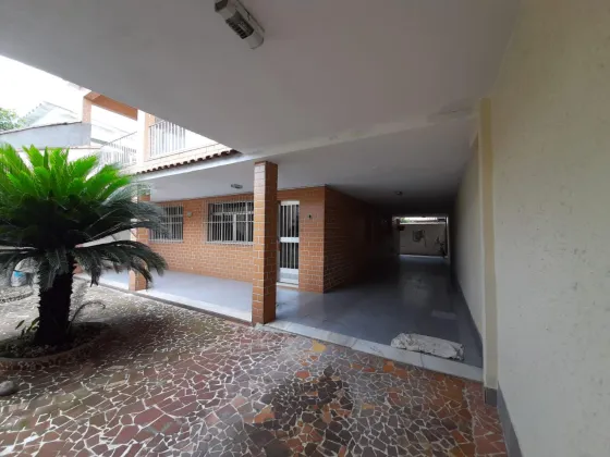 Casa Independente à Venda – Localização Privilegiada!