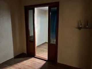 VENDE-SE – Casa Independente com Quintal, Terraço e Poço Artesiano!