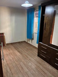 VENDE-SE – Casa Independente com Quintal, Terraço e Poço Artesiano!