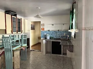 VENDE-SE – Casa Independente com Quintal, Terraço e Poço Artesiano!