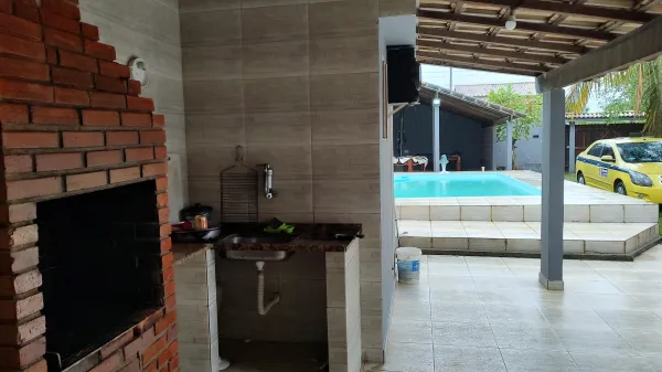 CASA COM PISCINA MUITO GRANDE EM IGUABA GRANDE